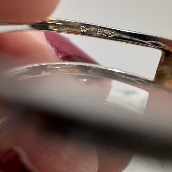 Sterling Silver and Purple three band ring - Picture 3 of 5